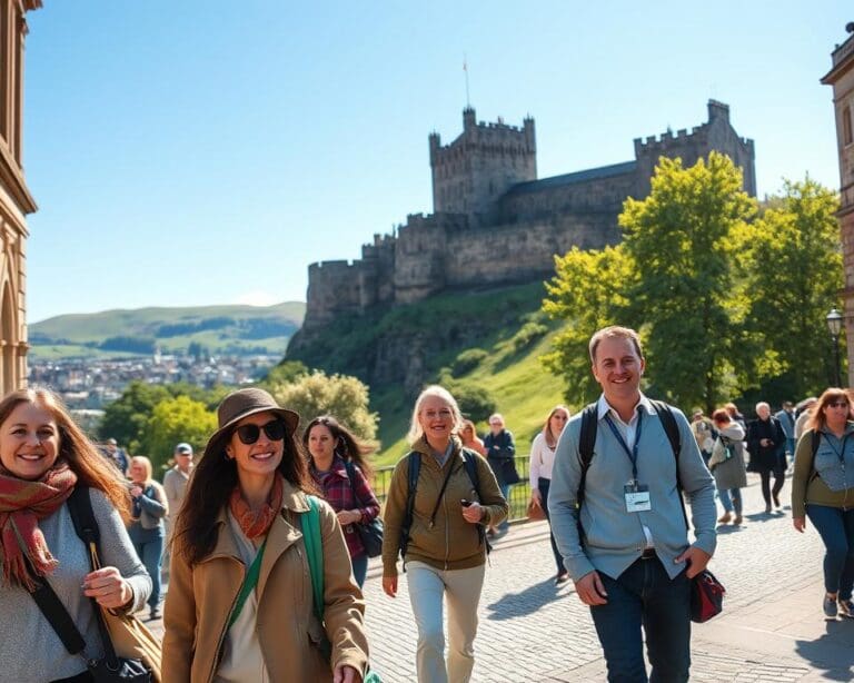 Was lockt Reisende nach Edinburgh?